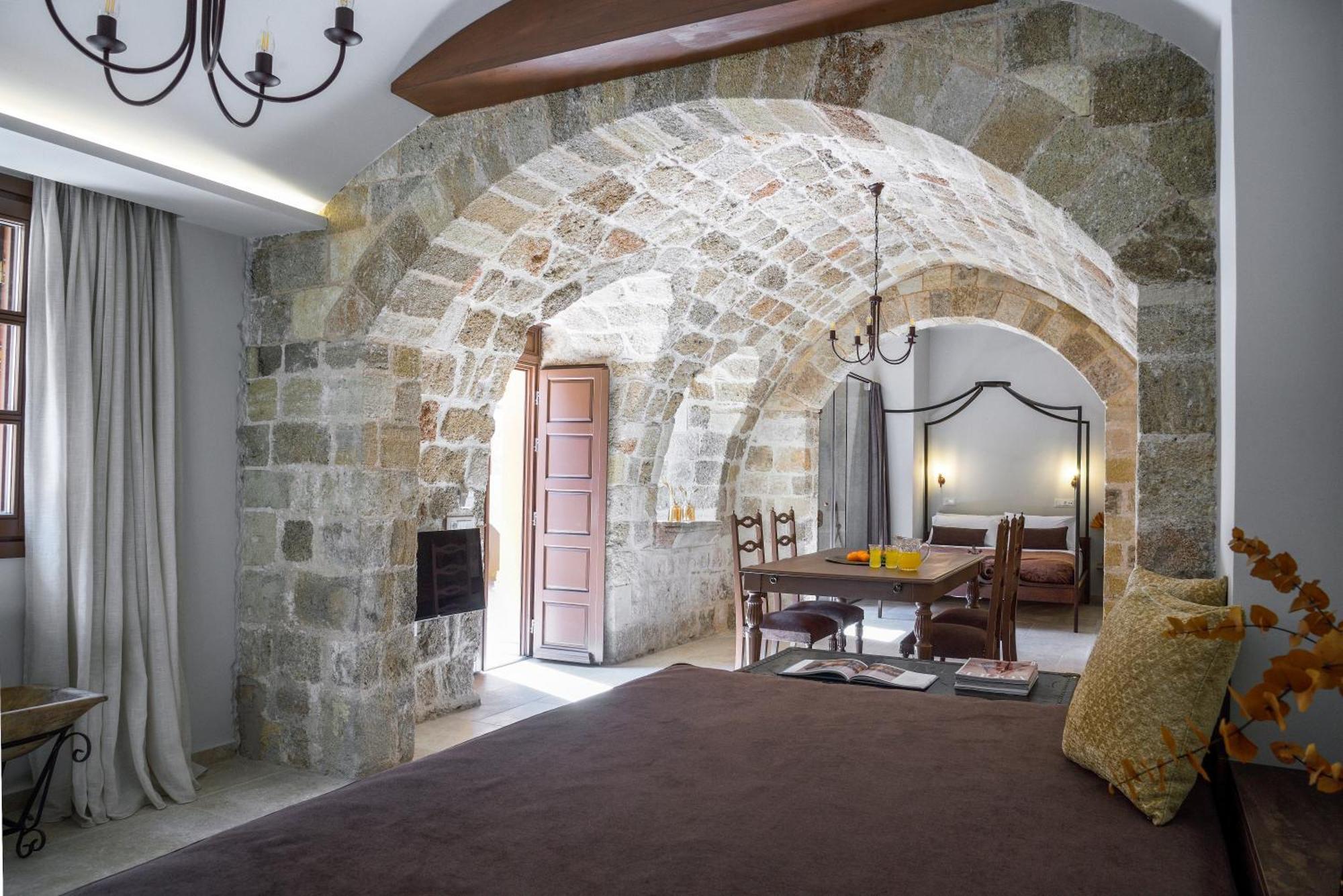 Spanish Knights Inn Rhodes City Room photo