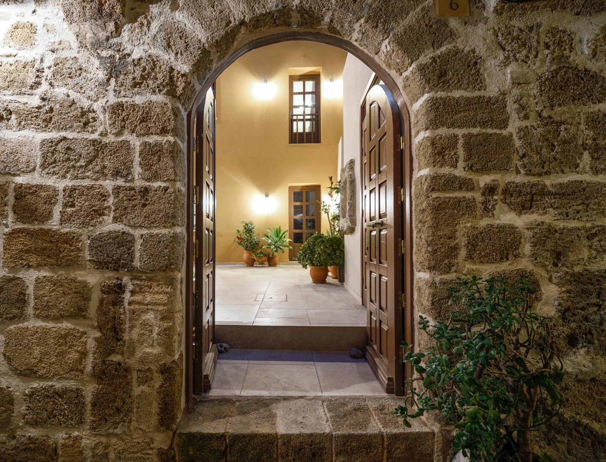 Spanish Knights Inn Rhodes City Exterior photo